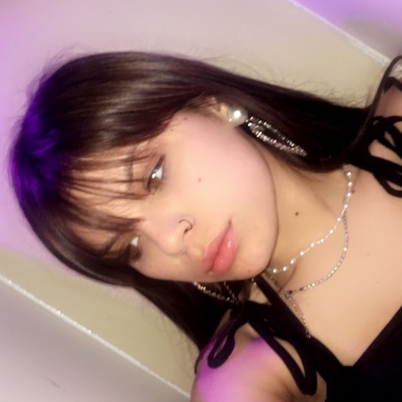 Meet your Posher, Vanessa - Picture 1 of 1